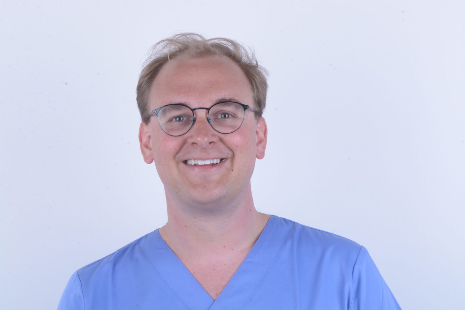 Dr Marin Pomperski - chirurgien dentsite - Paris 8e 16e 17e arrondissements
