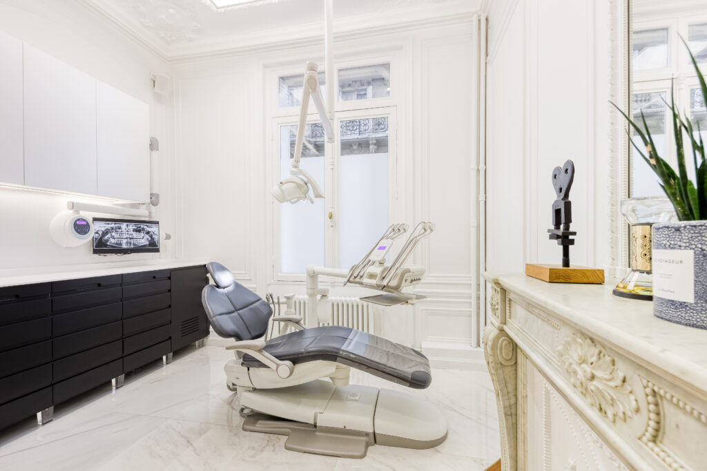 Dr Marin Pomperski - Chirurgien Dentiste - Esthétique - Paris